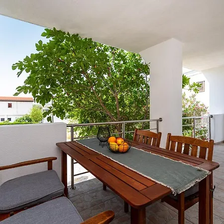 Helena * روفانجسكا