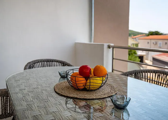 Helena Apartament *