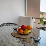 Helena Apartment *
