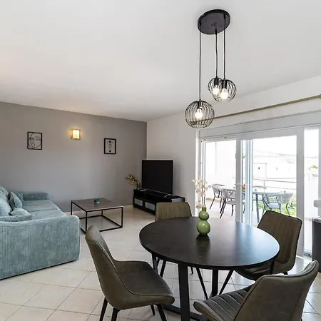 Apartman Helena Rovanjska