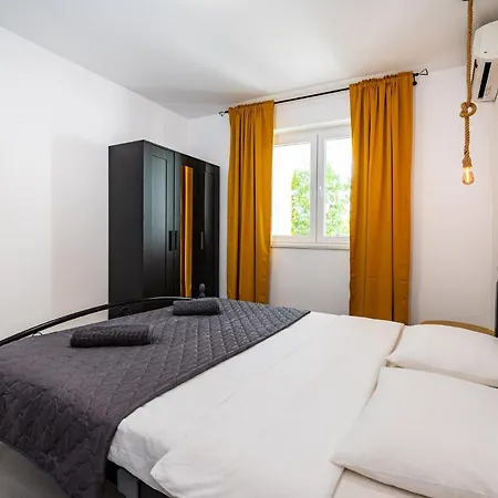 Helena Apartament