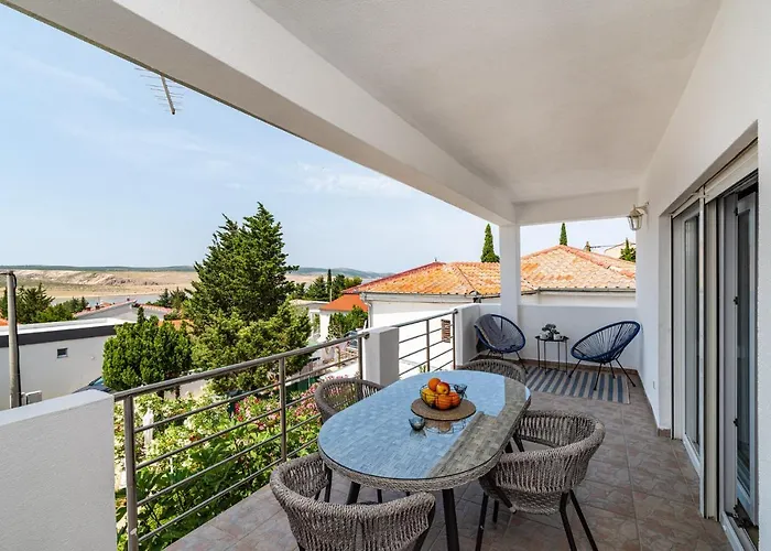 Helena Apartman